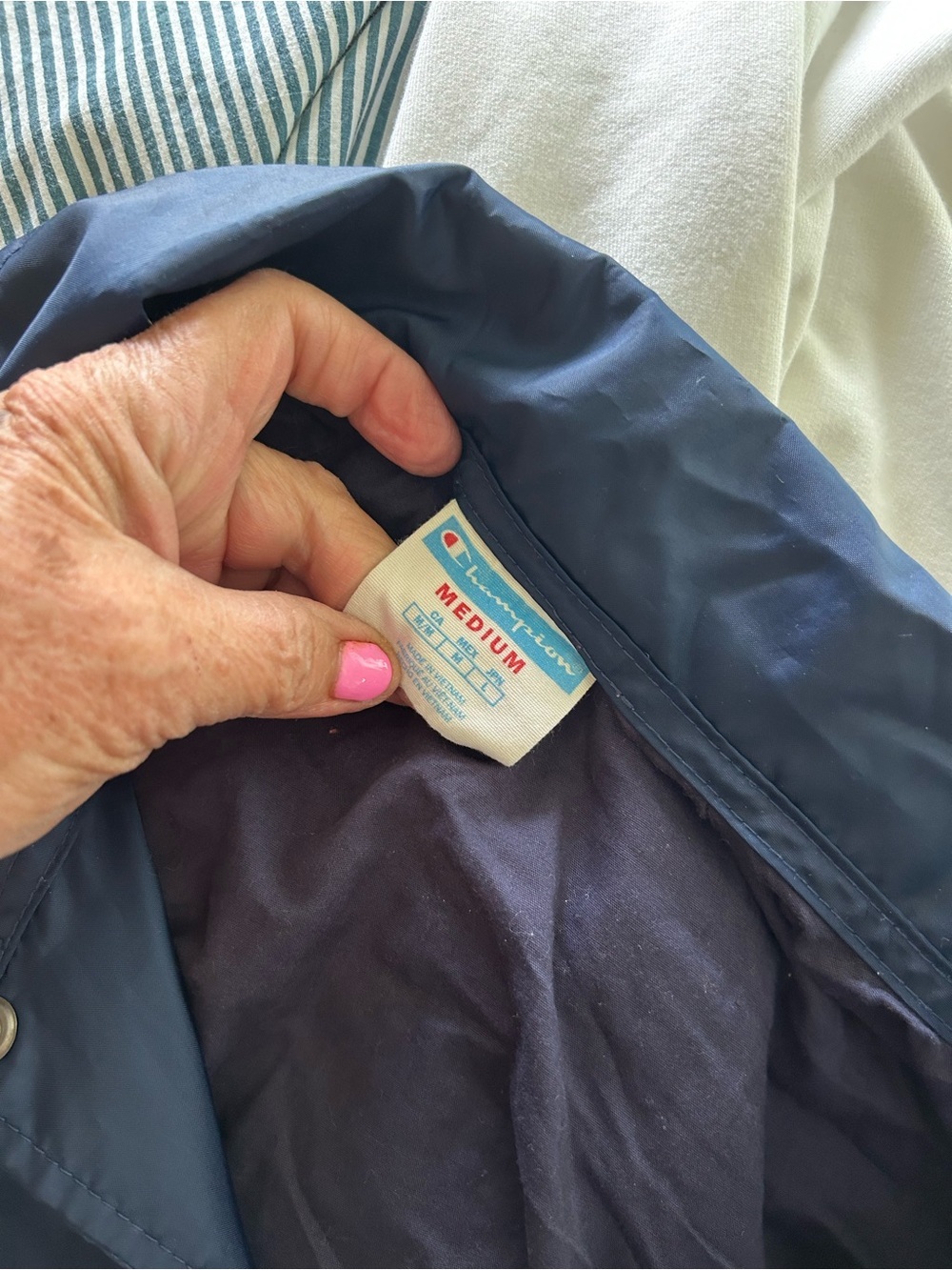 Champion Cropped Navy Windbreaker Jacket - Picture 8 of 9